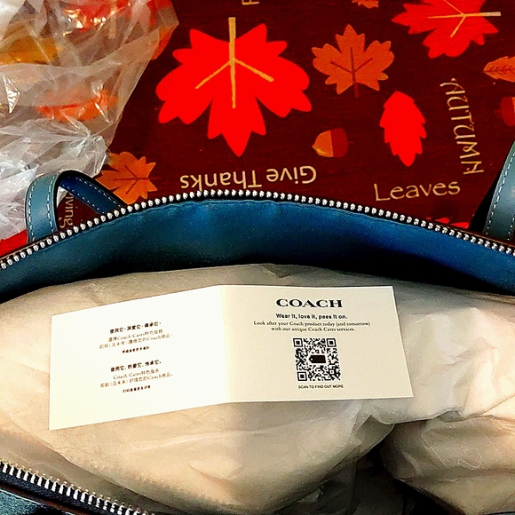 COACH shoulder bag w/ Horse & Carriage - Picture 13 of 15